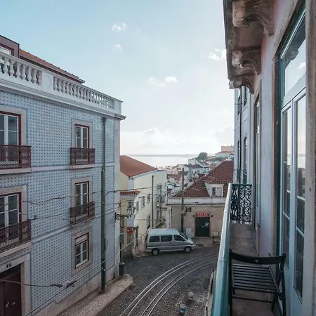 Alfama Dream *